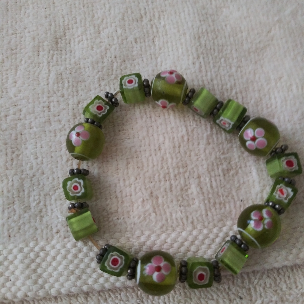Small glass beaded bracelet